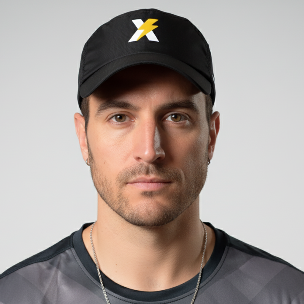 gorra negra pacer